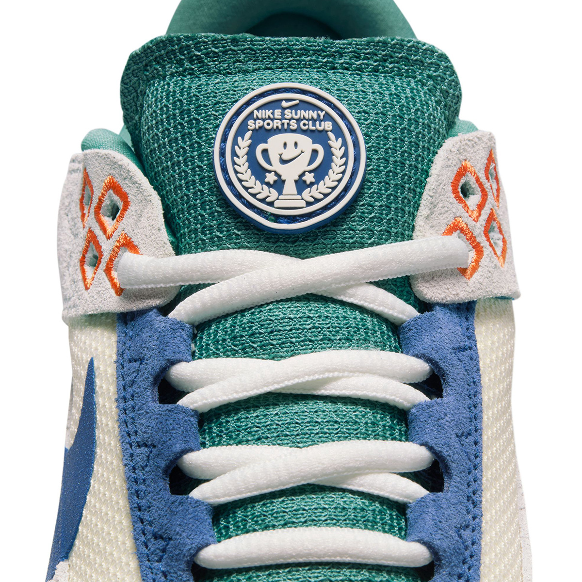 Nike SB Kids Day One Sail/Court Blue/Coconut Milk/Photon Dust Nike SB Kids Day One Sail/Court Blue/Coconut Milk/Photon Dust