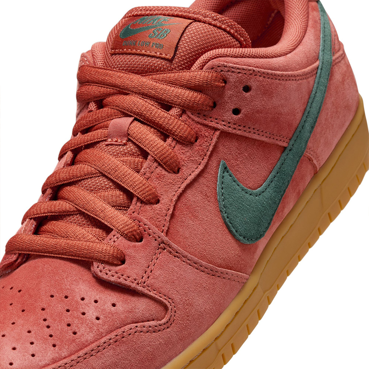 Nike SB Dunk Low Pro Burnt Sunrise/Vintage Green Nike SB Dunk Low Pro Burnt Sunrise/Vintage Green