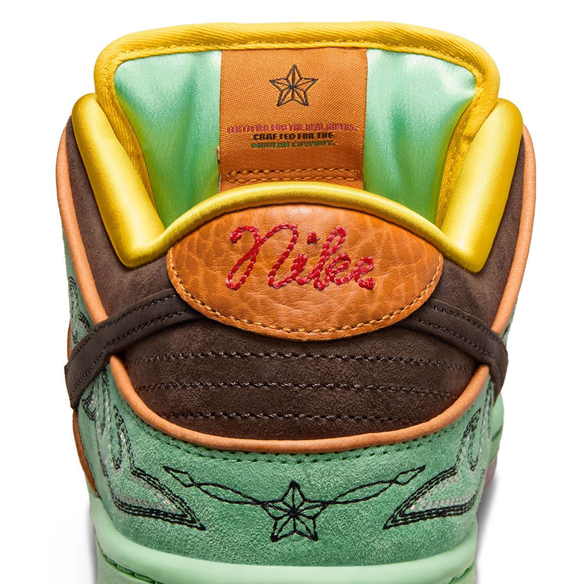 Nike SB Dunk Low Pro Tourmaline/Baroque Brown-Monarch Nike SB Dunk Low Pro Tourmaline/Baroque Brown-Monarch