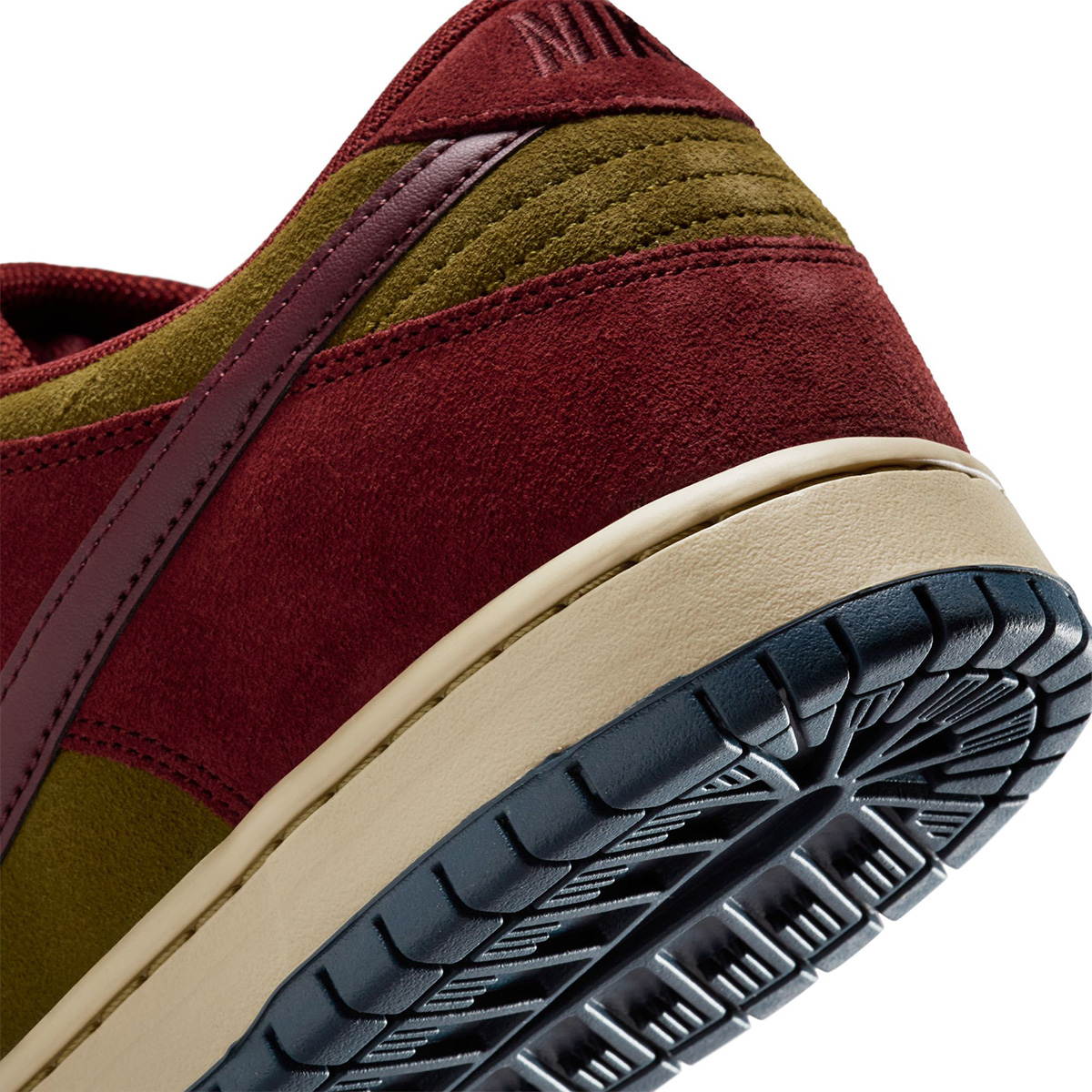 Nike SB Dunk Low Pro Dk Team Red/Burgundy Crush-Olive Flak-Parachute Beige-Armory Navy