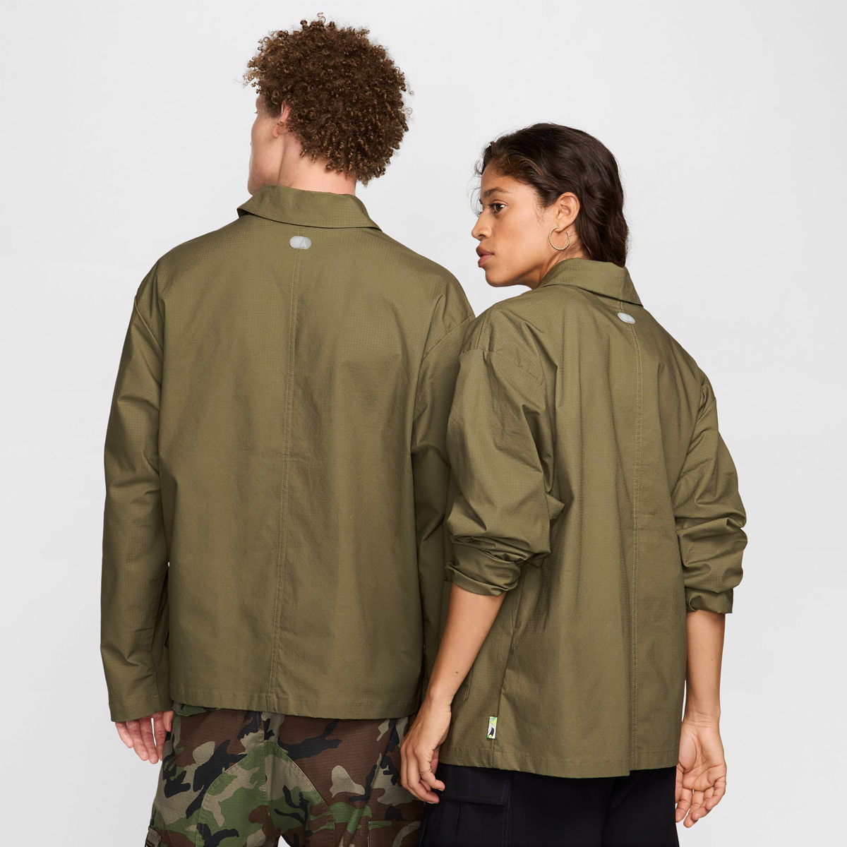 Nike SB Agnostic Kit Chore Jacket Medium Olive/White Nike SB Agnostic Kit Chore Jacket Medium Olive/White