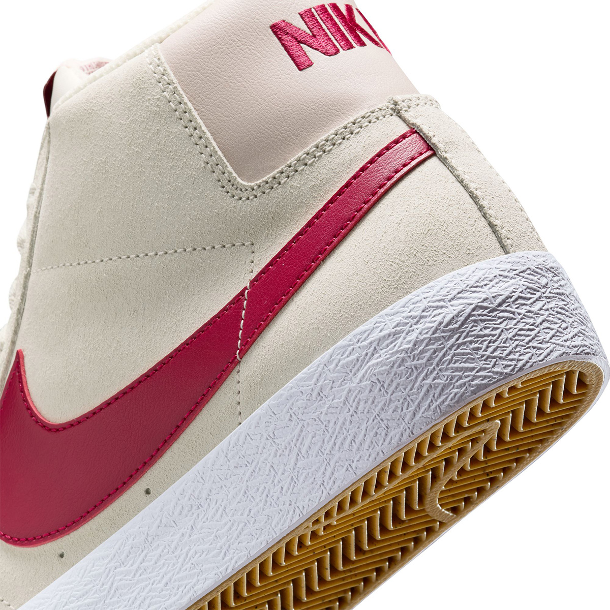 Nike SB Zoom Blazer Mid Pale Ivory/Noble Red-Silt Red-White-Gum Yellow Nike SB Zoom Blazer Mid Pale Ivory/Noble Red-Silt Red-White-Gum Yellow