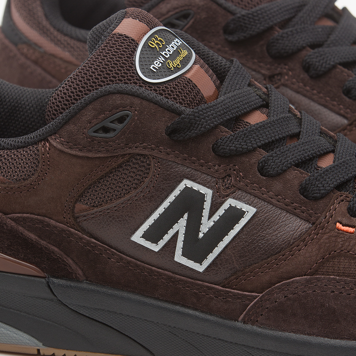 New Balance Numeric 933 Andrew Reynolds Brown/Black New Balance Numeric 933 Andrew Reynolds Brown/Black