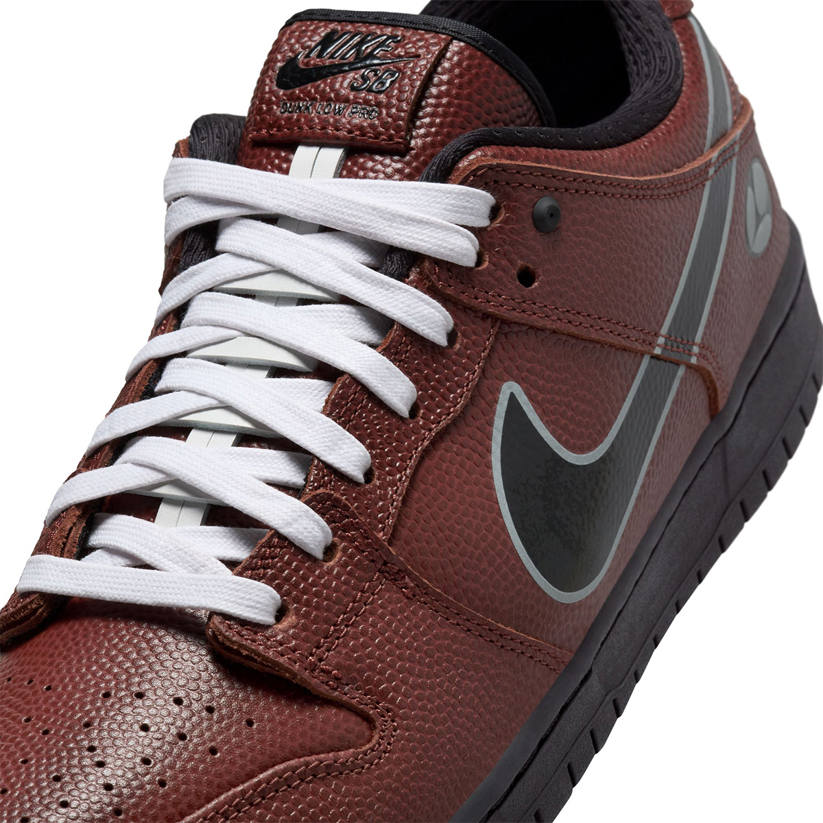 Nike SB Dunk Low Pro Dark Pony/Black-Silver-White Nike SB Dunk Low Pro Dark Pony/Black-Silver-White