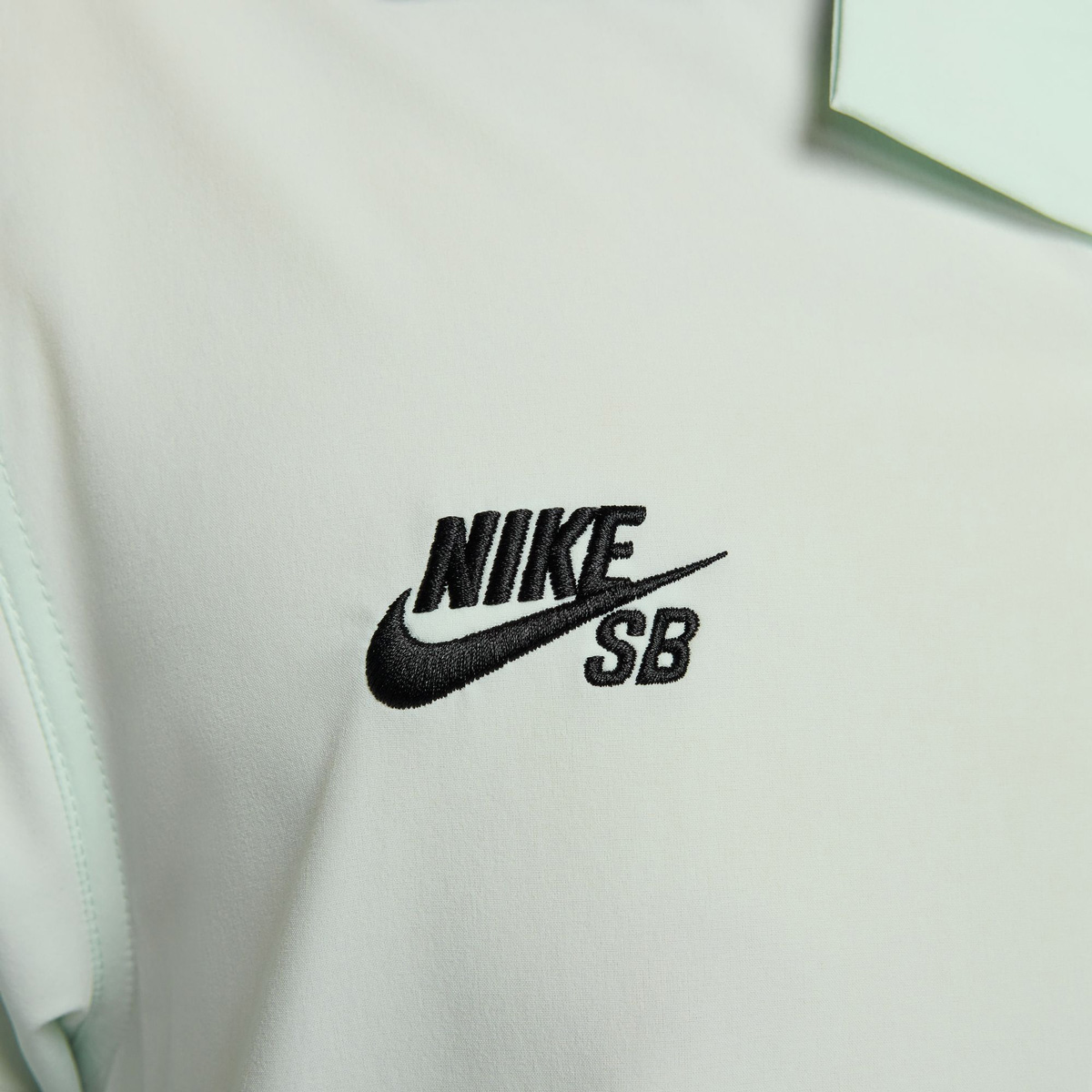 Nike SB Agnostic Bowler Shirt Barely Green/Black Nike SB Agnostic Bowler Shirt Barely Green/Black