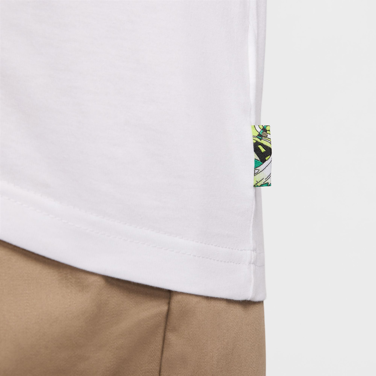 Nike SB Agnostic T-Shirt White Nike SB Agnostic T-Shirt White