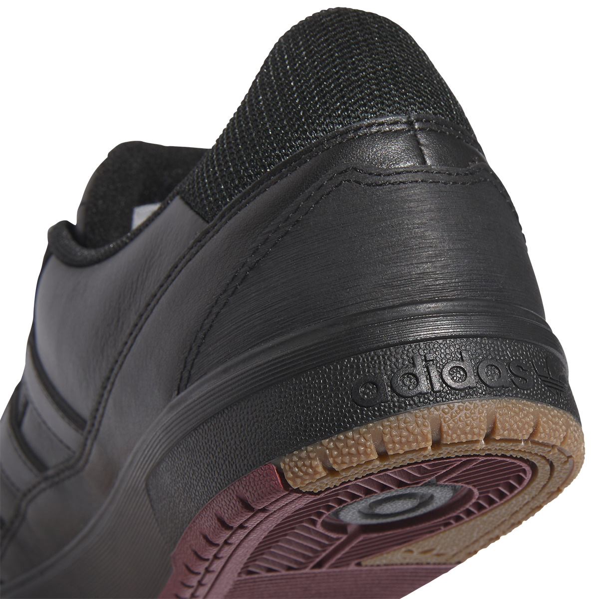 adidas Tyshawn II Cblack/Cblack/Cgreen adidas Tyshawn II Cblack/Cblack/Cgreen