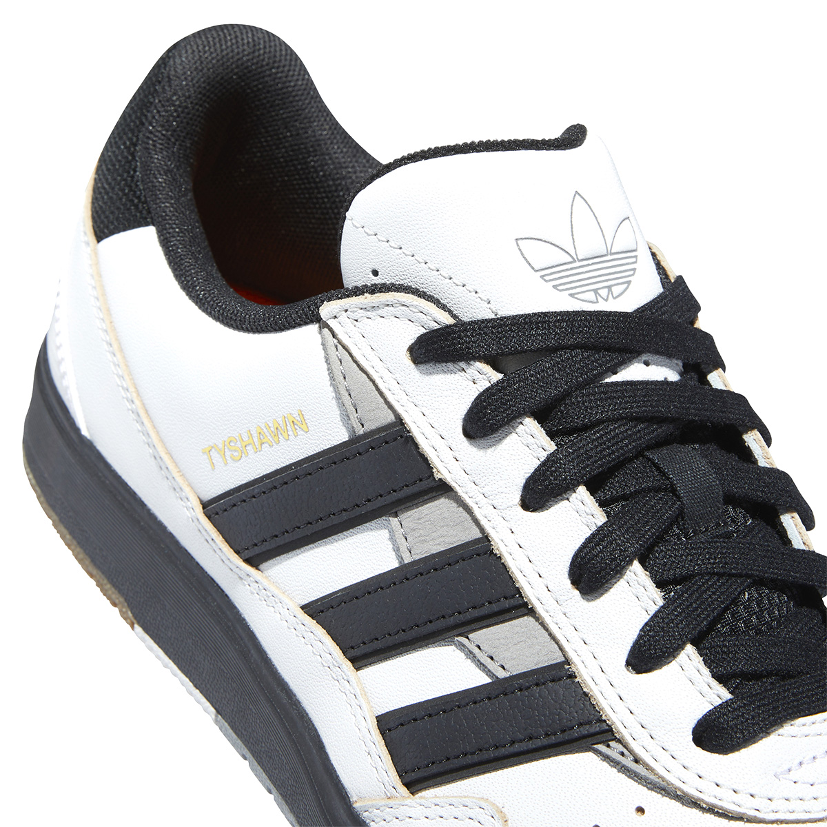 adidas Tyshawn II Crywht/Cblack/Chsogr adidas Tyshawn II Crywht/Cblack/Chsogr