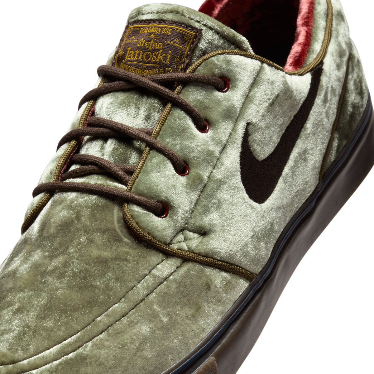 Nike SB Zoom Janoski OG+ SE Medium Olive/Velvet Brown-Baroque Brown-Dark Team Red Nike SB Zoom Janoski OG+ SE Medium Olive/Velvet Brown-Baroque Brown-Dark Team Red