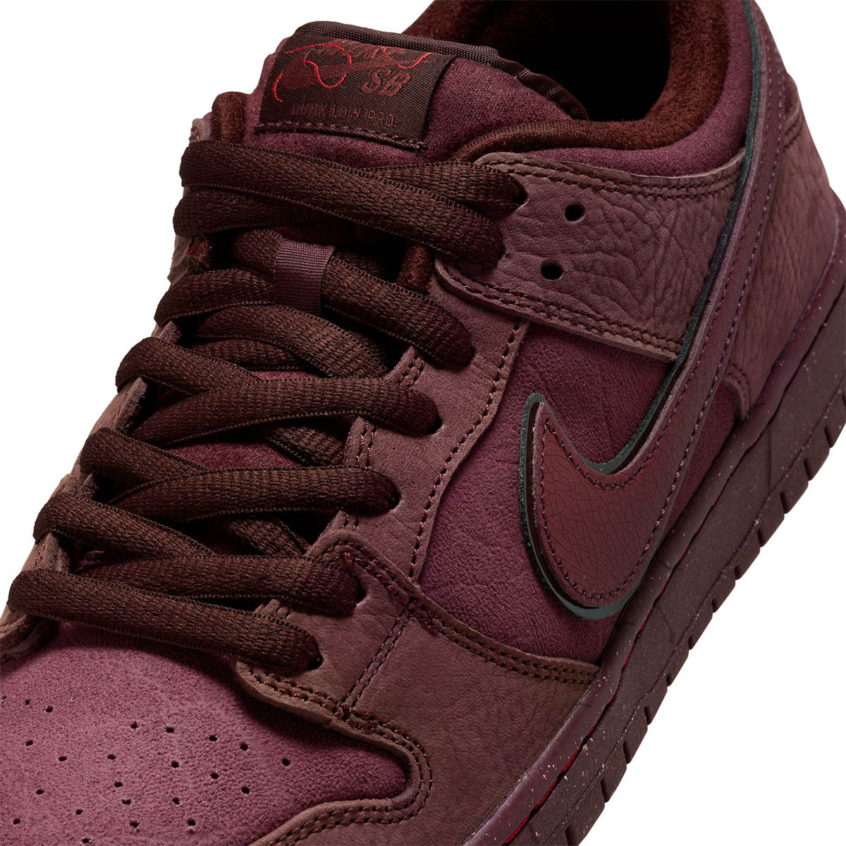 Nike SB Dunk Low Premium Burgundy Crush/Dark Team Red/Earth Nike SB Dunk Low Premium Burgundy Crush/Dark Team Red/Earth