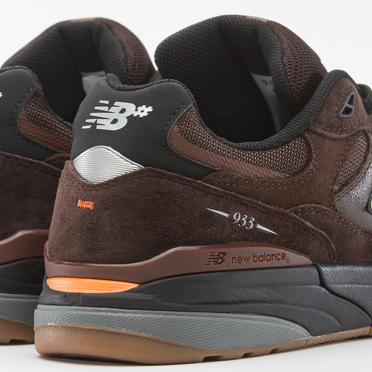 New Balance Numeric 933 Andrew Reynolds Brown/Black New Balance Numeric 933 Andrew Reynolds Brown/Black