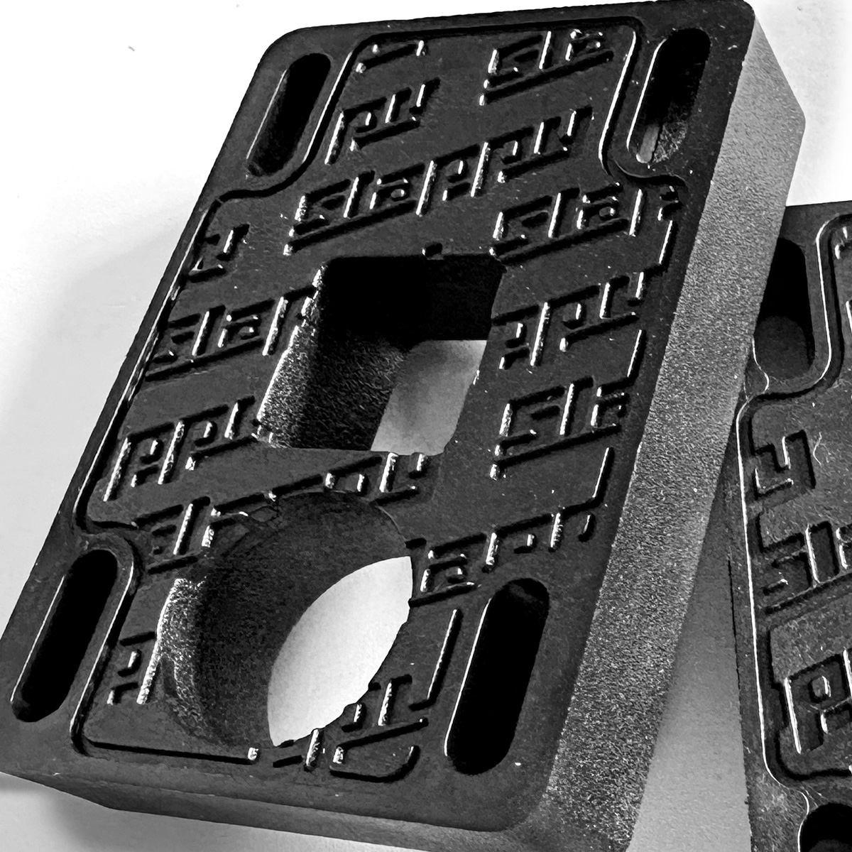 Slappy Big Blocks Riser Pads with Hardware 1/2 inch -set of 2-