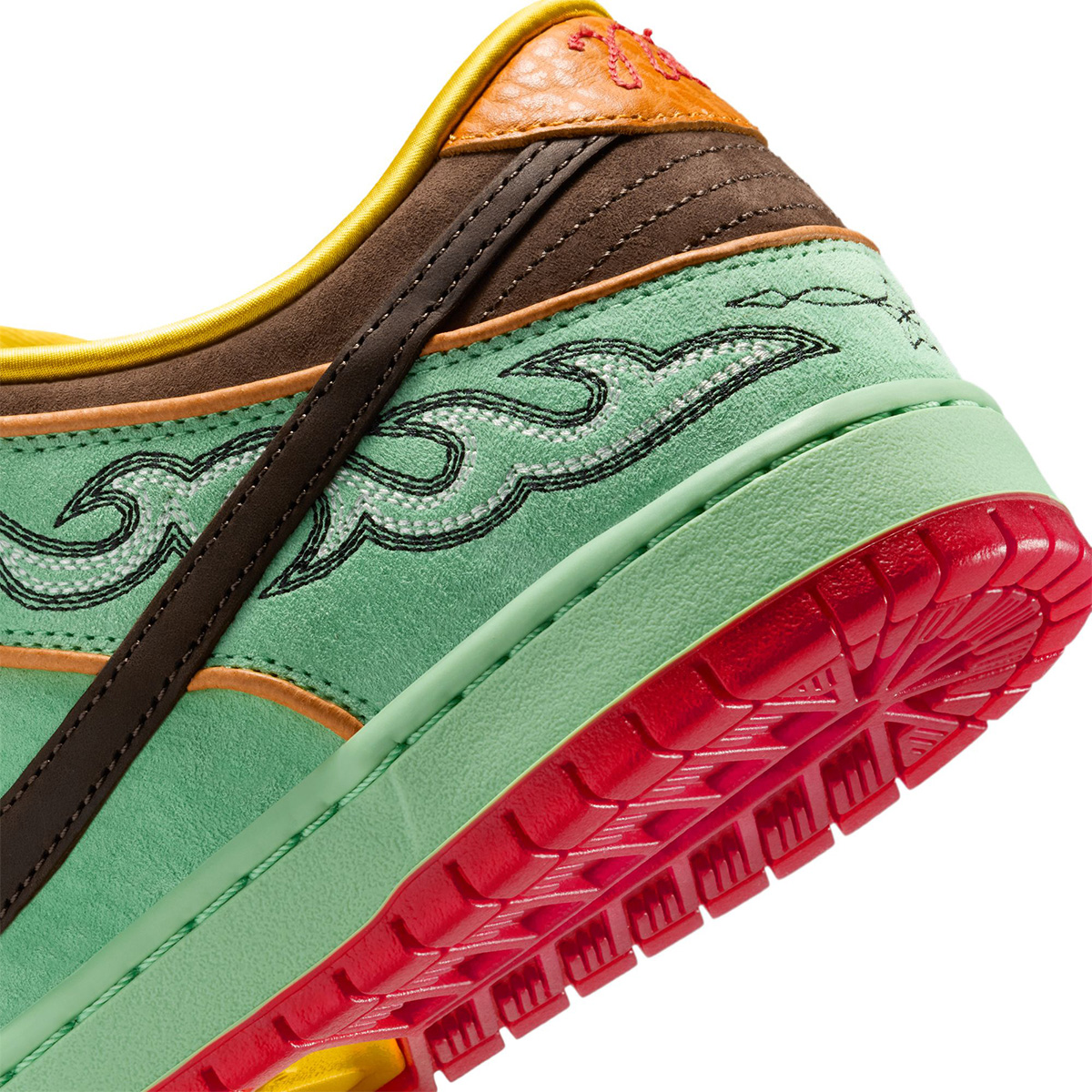 Nike SB Dunk Low Pro Tourmaline/Baroque Brown-Monarch Nike SB Dunk Low Pro Tourmaline/Baroque Brown-Monarch