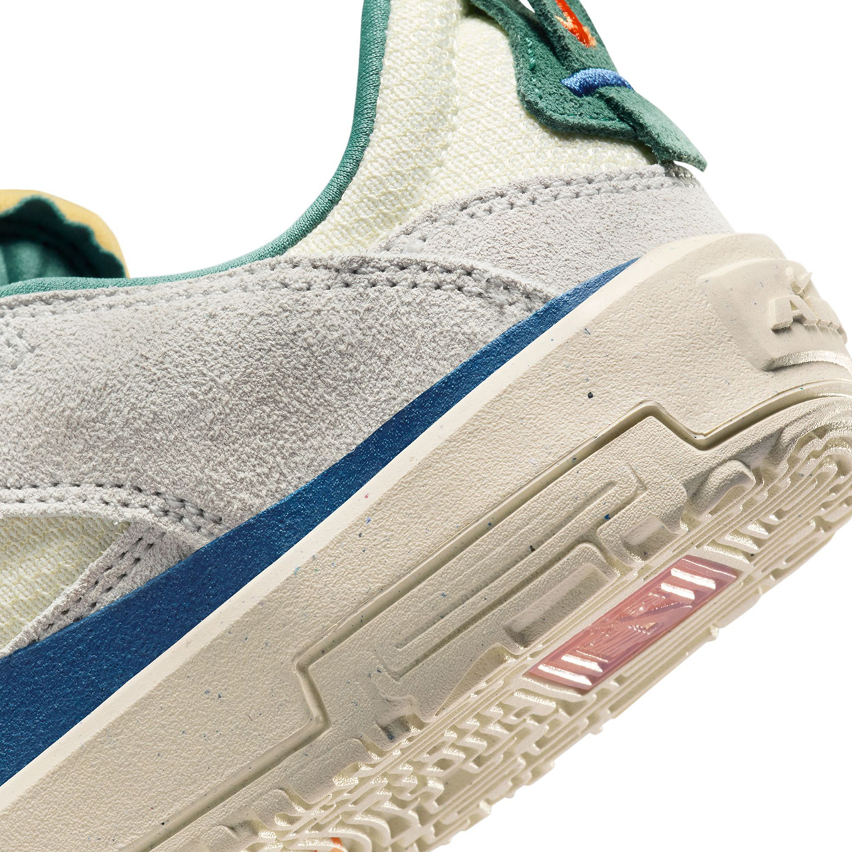 Nike SB Kids Day One Sail/Court Blue/Coconut Milk/Photon Dust Nike SB Kids Day One Sail/Court Blue/Coconut Milk/Photon Dust