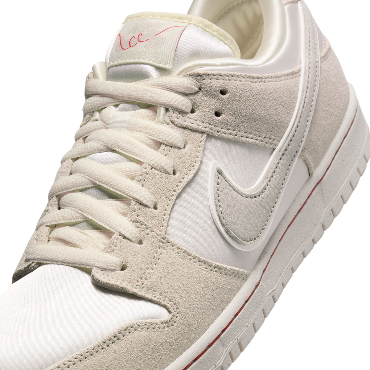 Nike SB Dunk Low Premium Coconut Milk/Light Bone/Phantom Nike SB Dunk Low Premium Coconut Milk/Light Bone/Phantom