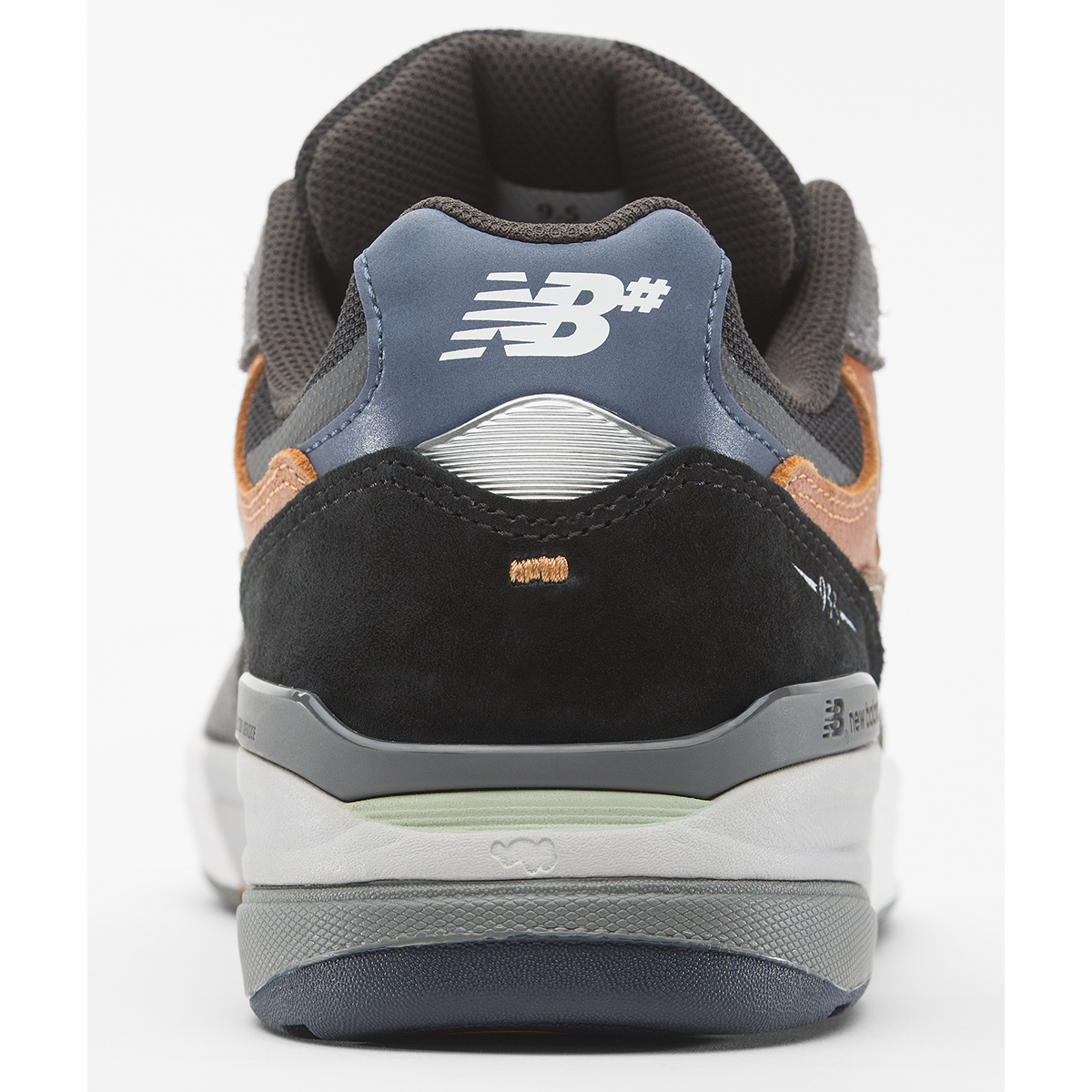 New Balance Numeric 933 Andrew Reynolds Castlerock/Vintage Indigo New Balance Numeric 933 Andrew Reynolds Castlerock/Vintage Indigo