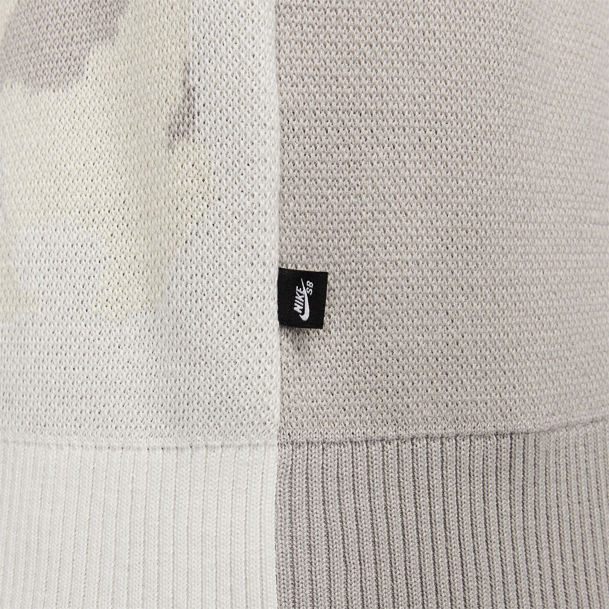 Nike SB Corposk8 Gfx Knit Sweater Lt Iron Nike SB Corposk8 Gfx Knit Sweater Lt Iron