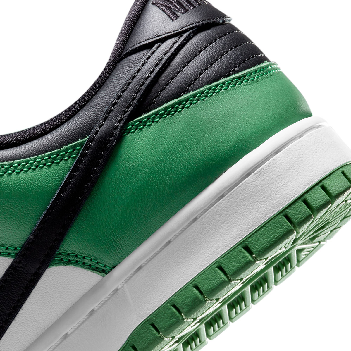 Nike SB Dunk Low Pro Classic Green/Black/White/Classic Green Nike SB Dunk Low Pro Classic Green/Black/White/Classic Green