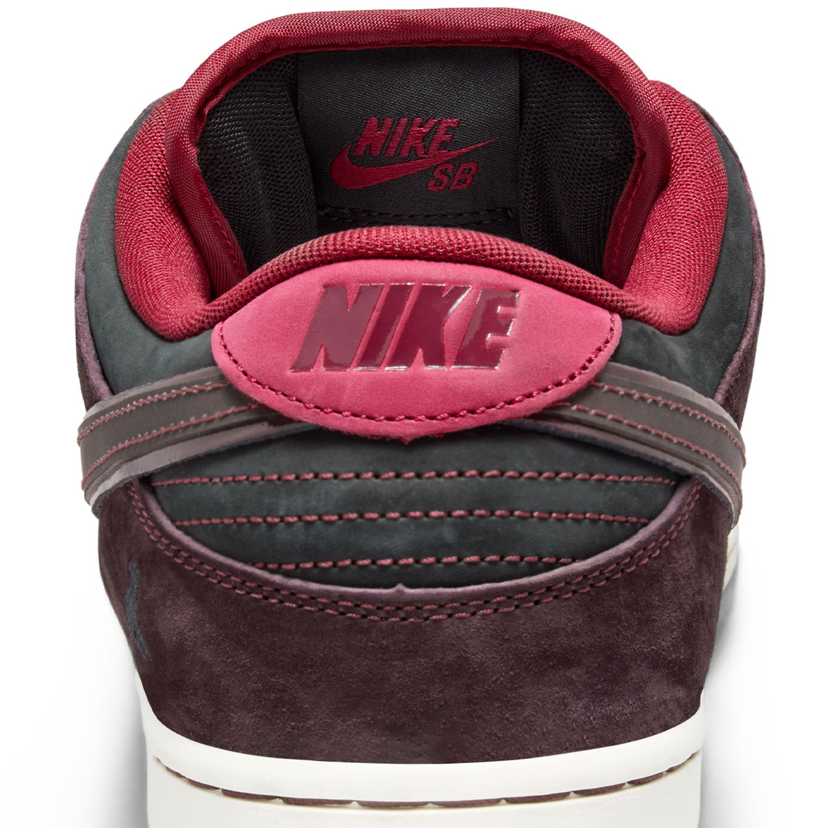 Nike SB x RIOT Skateshop Dunk Low Mahogany/Dark Beetroot/Team Red/Sail/Night Maroon Nike SB x RIOT Skateshop Dunk Low Mahogany/Dark Beetroot/Team Red/Sail/Night Maroon