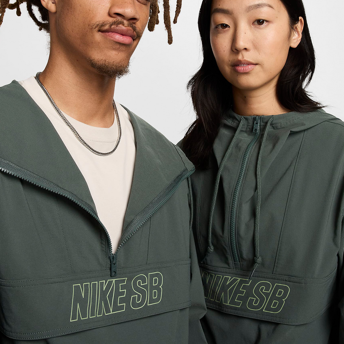Nike SB Essential Anorak Jacket Vintage Green/Oil Green Nike SB Essential Anorak Jacket Vintage Green/Oil Green