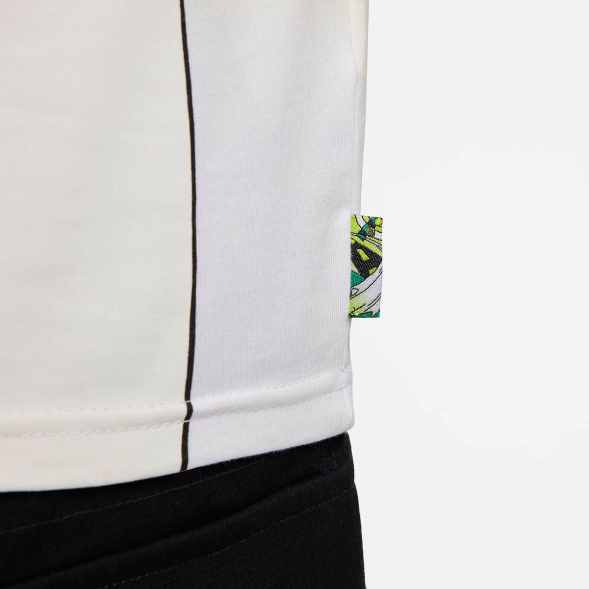 Nike SB Agnostic Longsleeve T-Shirt White Nike SB Agnostic Longsleeve T-Shirt White