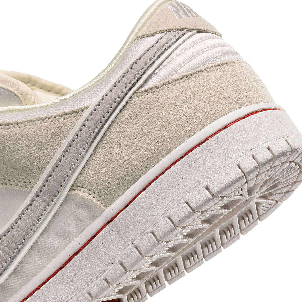 Nike SB Dunk Low Premium Coconut Milk/Light Bone/Phantom Nike SB Dunk Low Premium Coconut Milk/Light Bone/Phantom