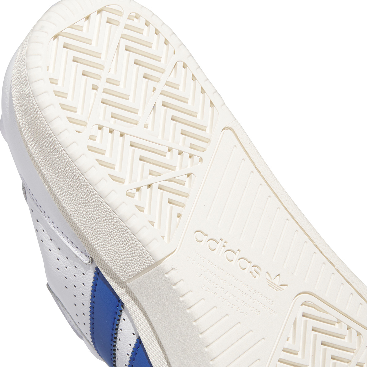 adidas Tyshawn Low Ftwwht/Royblu/Cwhite adidas Tyshawn Low Ftwwht/Royblu/Cwhite