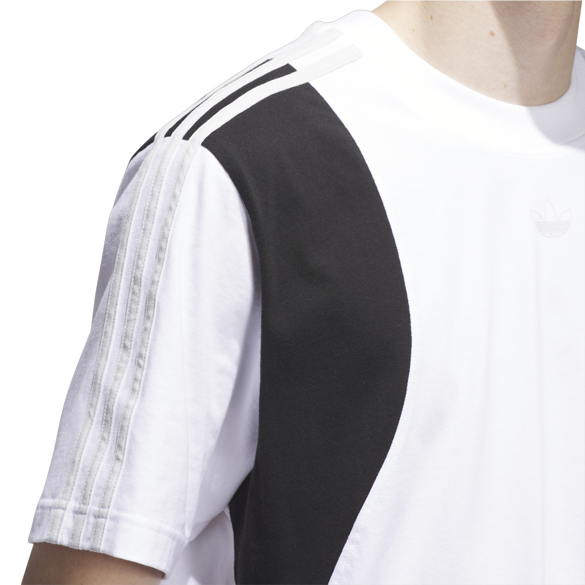 Adidas Tyshawn T-Shirt White/Black Adidas Tyshawn T-Shirt White/Black