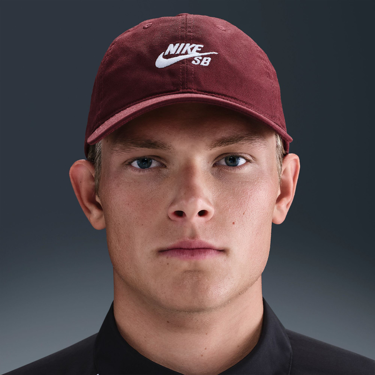 Nike SB Club Cap Dark Team Red/White Nike SB Club Cap Dark Team Red/White