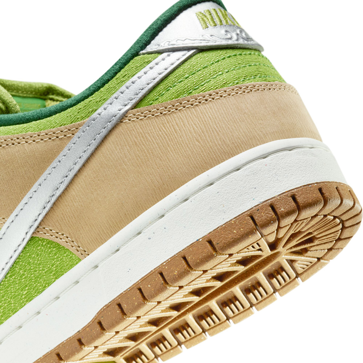 Nike SB Dunk Low Pro WC Sesame/Metallic Silver/Pear/Fir Nike SB Dunk Low Pro WC Sesame/Metallic Silver/Pear/Fir