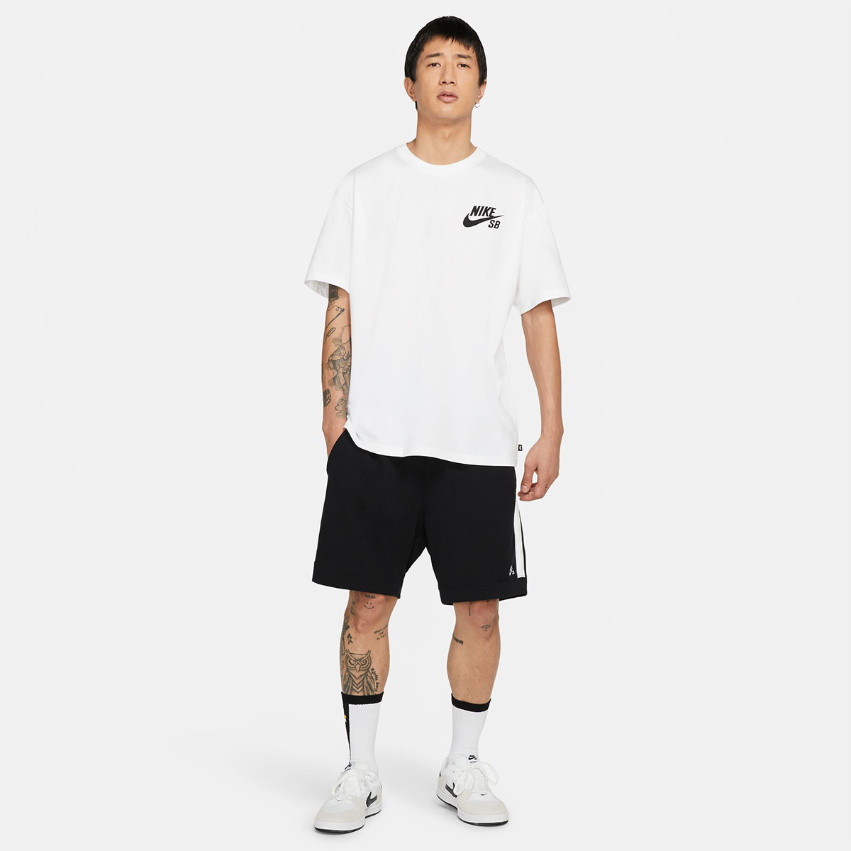 Nike SB Logo T-Shirt White/Black Nike SB Logo T-Shirt White/Black